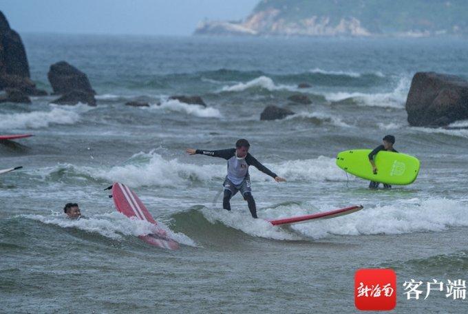 大爷买年货用冥币结账遭吐槽 知情者：觉得故意来碰瓷诈骗